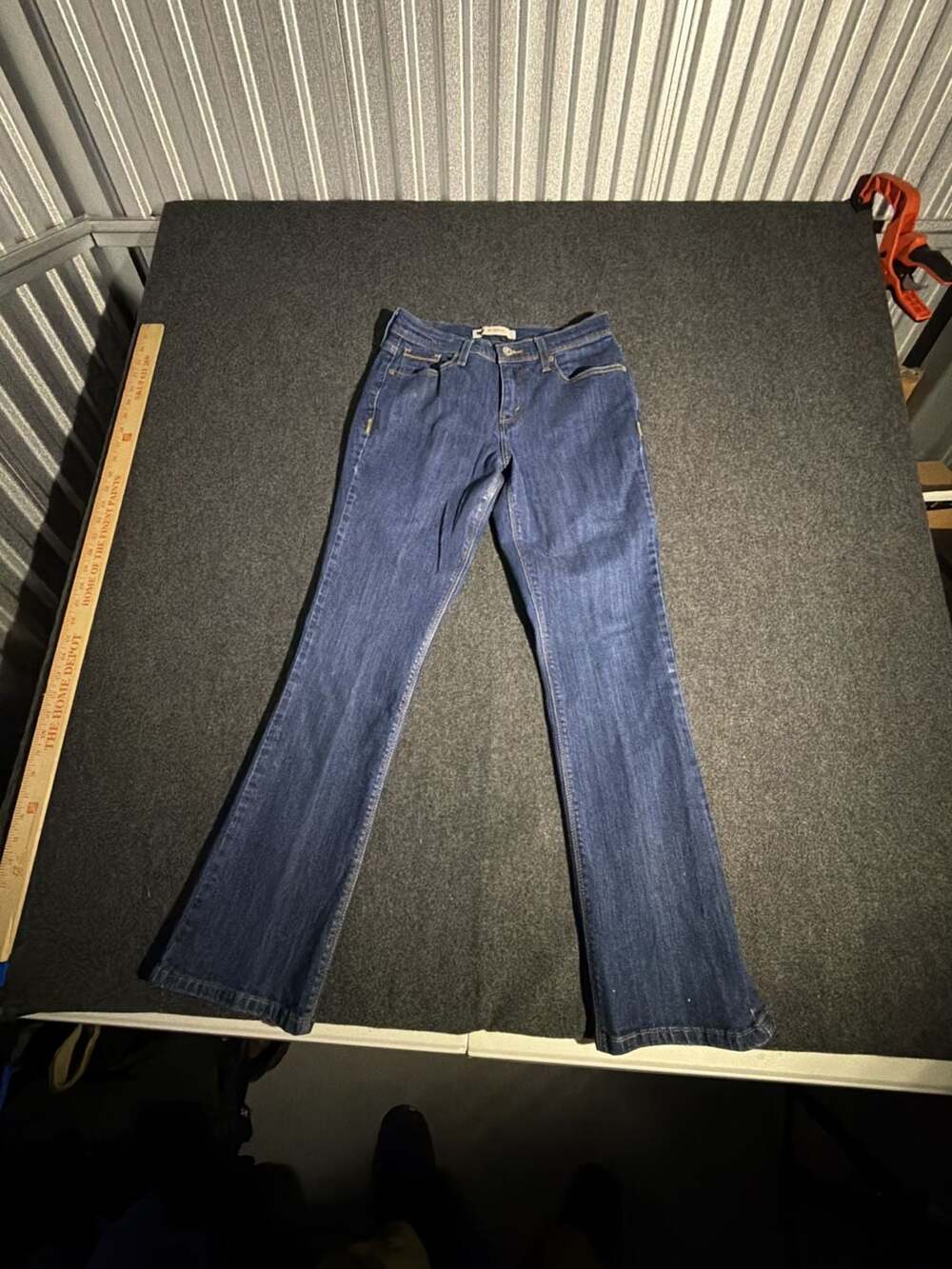 Levi's 515 Bootcut‎ Women's Mid Rise Dark Wash Jeans
13-0179